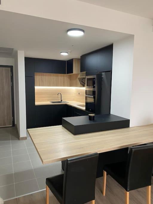 Cevahir Sky City Apartment With Spa, Pool & Fitness Included Skopje Exterior foto